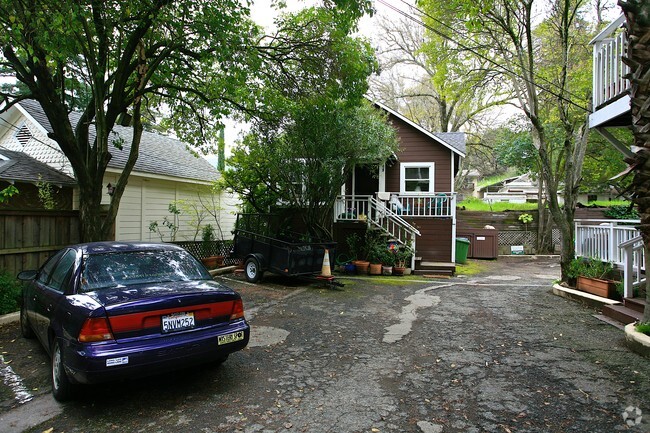 Building Photo - Buena Vista Apts