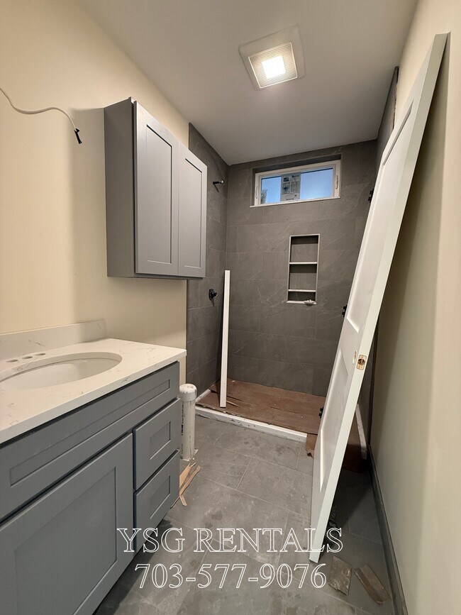 Building Photo - 14 Dorr St