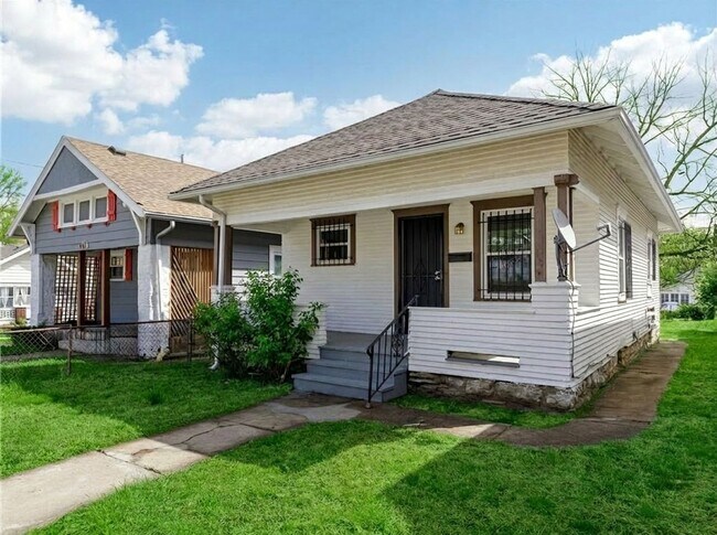Foto del edificio - Charming Renovated 2 Bedroom Bungalow