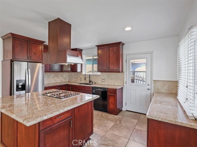 Foto del edificio - 7767 Independence Ave