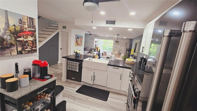 Foto del edificio - 3745 NE 171 St