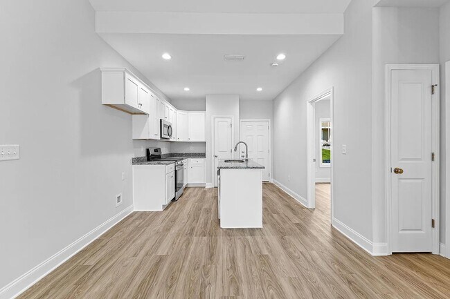 Foto del edificio - 217 Lenox Cir