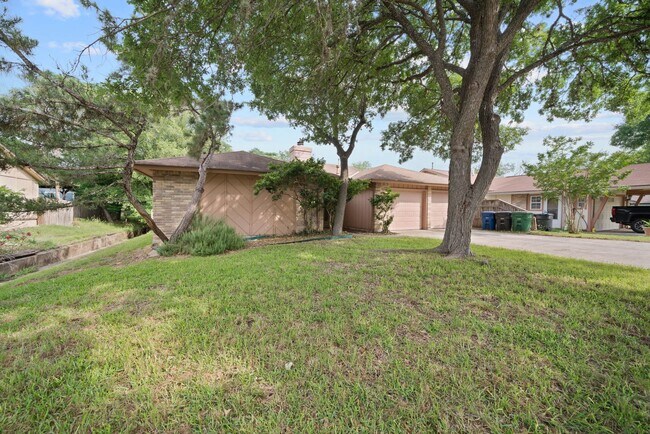 Foto del edificio - 13918 Tree Crossing St