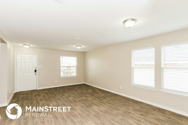 Building Photo - 6160 Balcony Ln