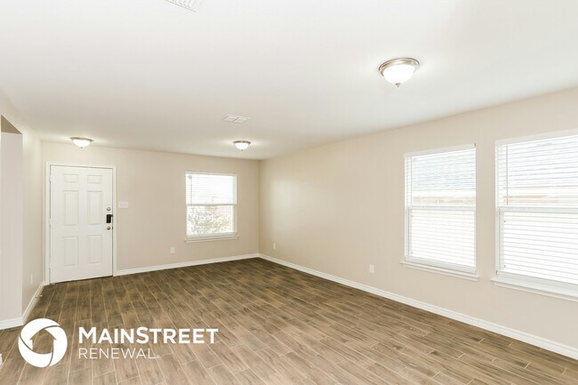 Foto del edificio - 6160 Balcony Ln