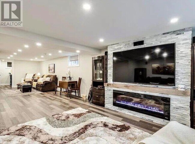 Photo du bâtiment - 586 Chamberlain Rd