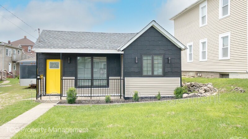 Primary Photo - 213 Creve Coeur St