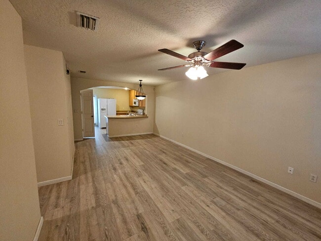 Building Photo - Titusville Townhome