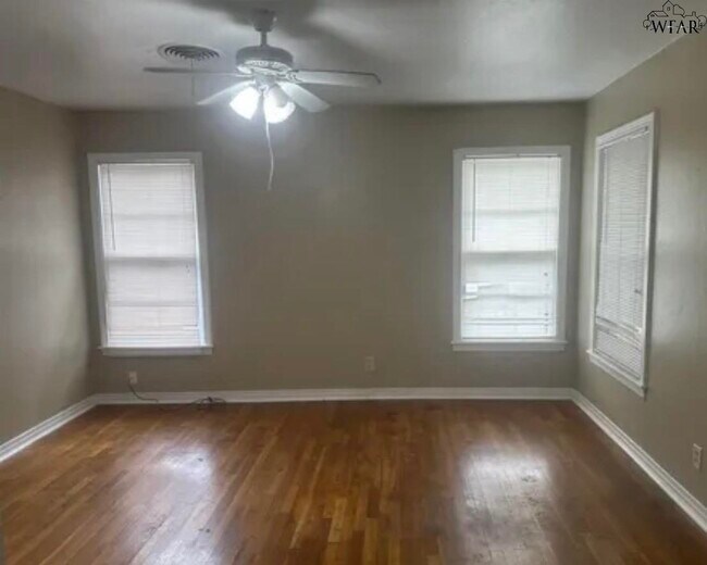 Foto del edificio - 2612 Fairway Dr