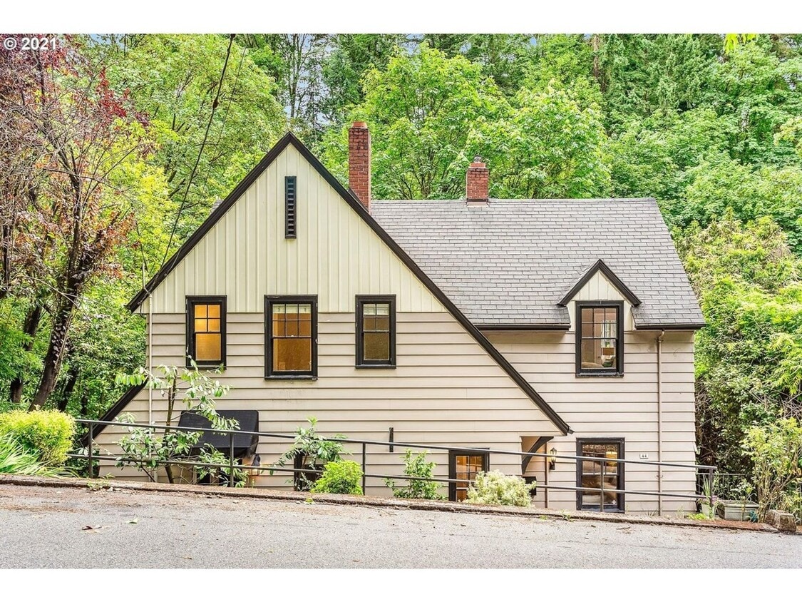 Photo - 44 NW MacLeay Blvd (Portland, OR)