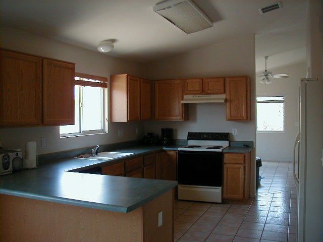 Building Photo - 2455 S Cybil Ave
