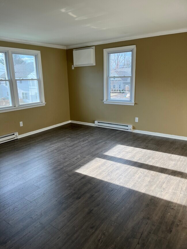 Living Room - 201 N Hamilton St