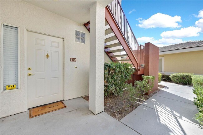 Foto del edificio - Beautiful 2-Bedroom Condo in Downtown Summerlin!