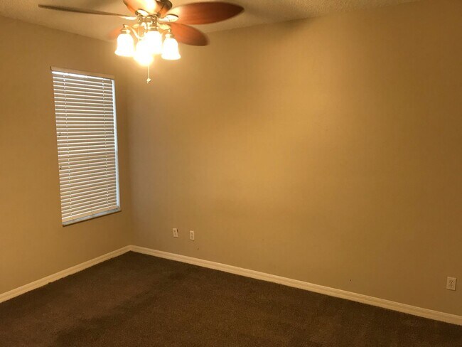 Building Photo - 3 Bedroom/3 Bath Townhouse  Summerport Community - Windermere!!!!