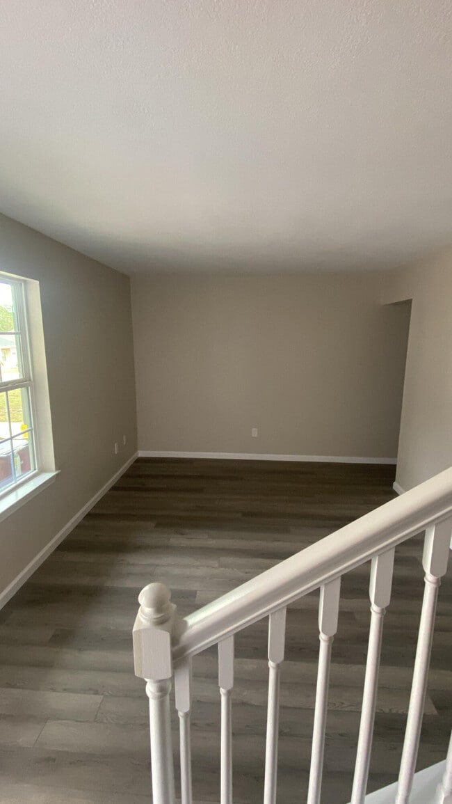 Building Photo - 122 Hampton Dr