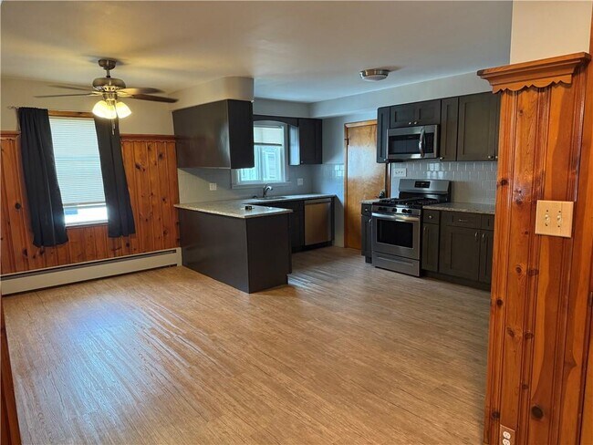 Foto del edificio - 1089 Plainfield St