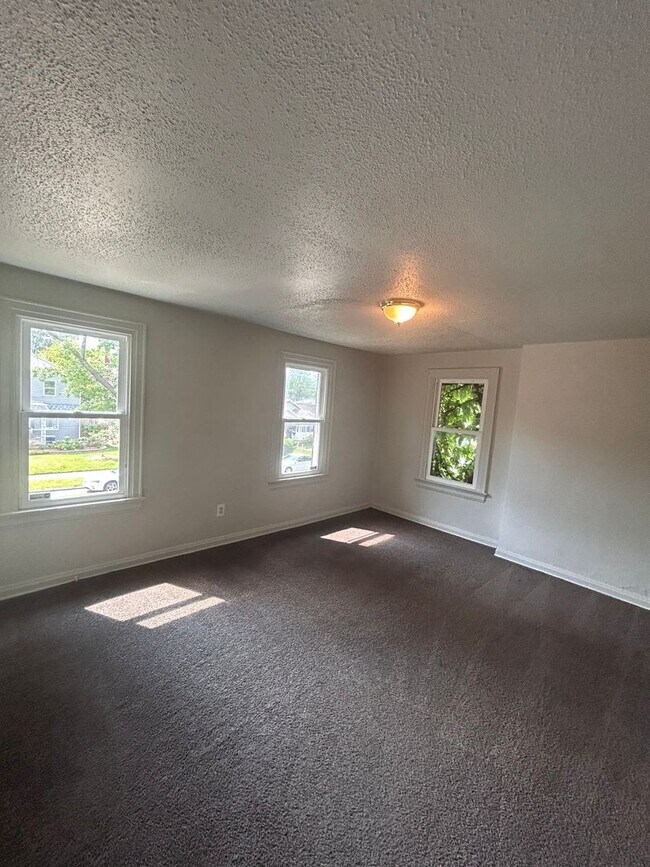 Foto del edificio - 4319 S Park Dr