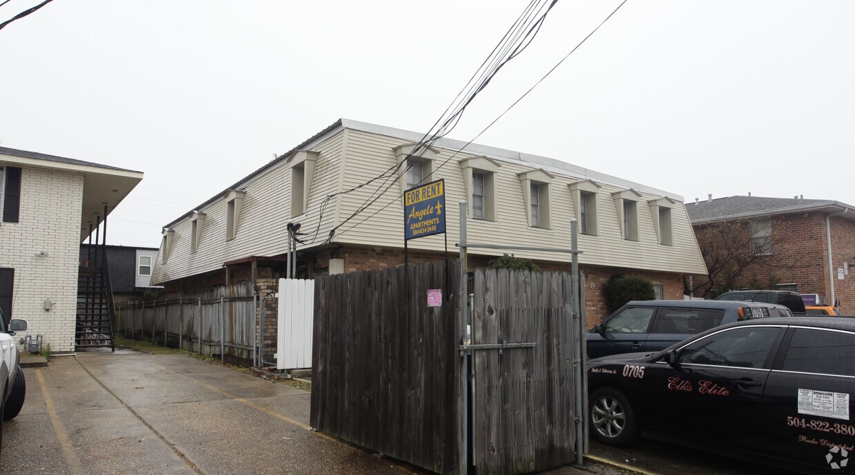Building Photo - 1354 Lake Ave