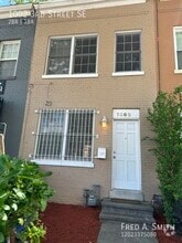 Building Photo - 1002 3rd Pl SE