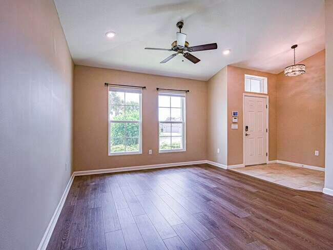 Building Photo - 1821 Berkshire Cir SW