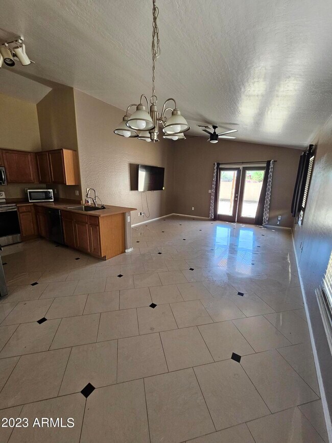 Foto del edificio - 13803 W Berridge Ln