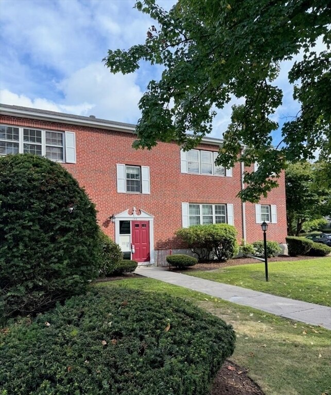 Building Photo - 153 Lake Shore Rd