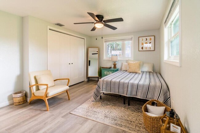 Foto del edificio - 219 S Webb Rd