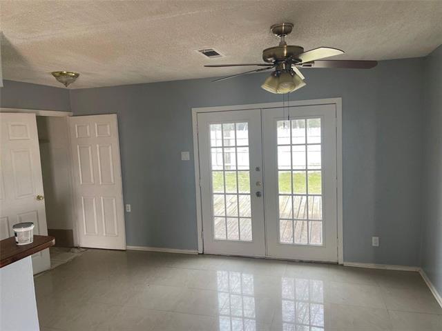 Foto del edificio - 2517 Chevy Chase Dr