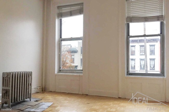 Building Photo - 636 Vanderbilt Ave