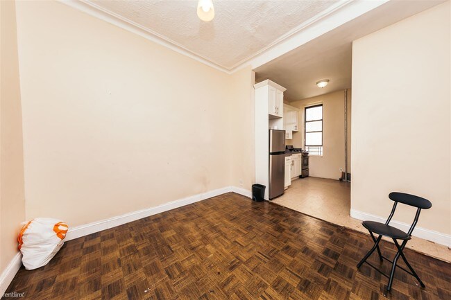 Foto del edificio - 1 br, 1 bath  - 294 Willoughby Ave