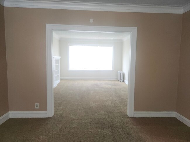 Building Photo - 10812 S King Dr