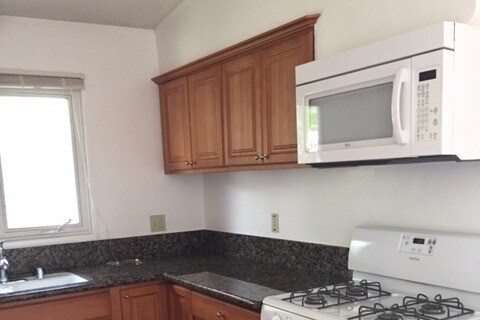 Primary Photo - 11622 Gorham Ave
