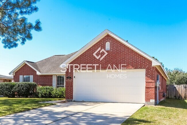 Building Photo - REDUCED! - Now offering $1,500 off first f...
