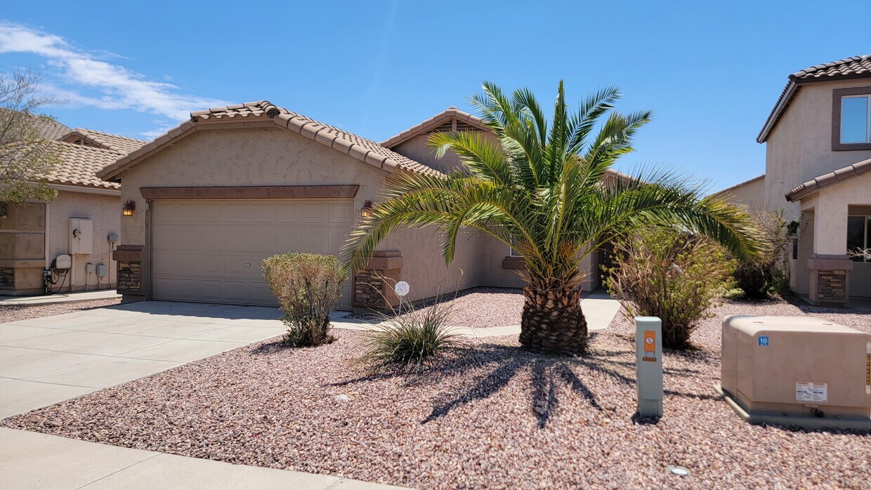 Foto principal - 11627 W Oglesby Ave