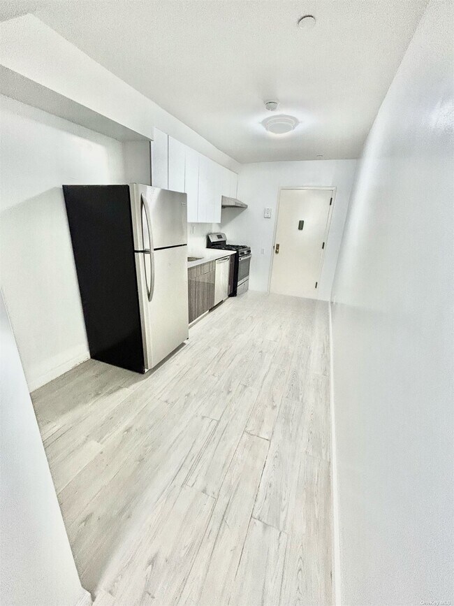 Foto del edificio - 31-22 60th St