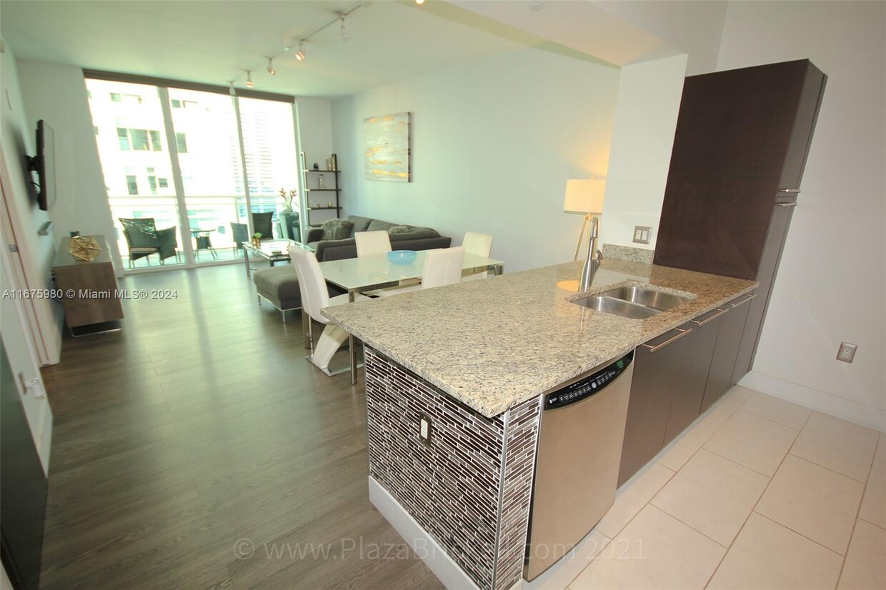 Foto principal - 950 Brickell Bay Dr