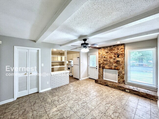 Foto del edificio - 3606 Clearbrook St