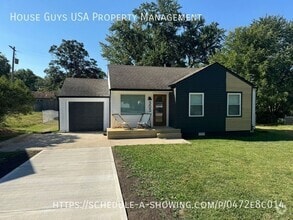 Building Photo - 505 NW Holly Ln