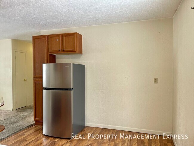 Foto del edificio - Charming 4 bed 2 Bath Home