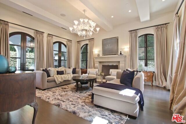 Building Photo - 622 Walden Dr