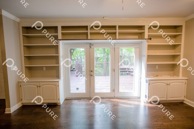 Foto del edificio - 2411 Oakwood Ave NE
