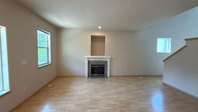 Foto del edificio - Beautifully Updated 3 Bedroom + Loft Home with New A/C