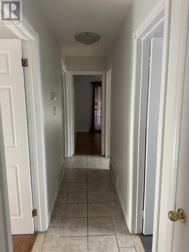 Building Photo - 215 Archdekin Dr