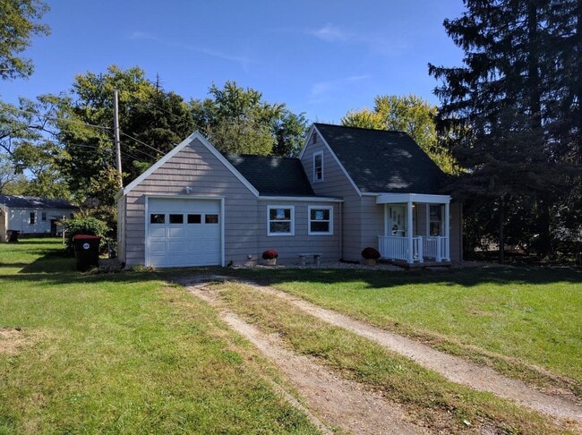 Front - 3420 N Leroy Ave