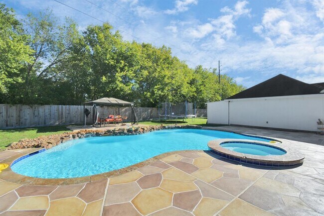 Building Photo - 5822 Mitre Peak Ln