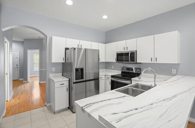 Building Photo - 13137 Kings Crossing Dr