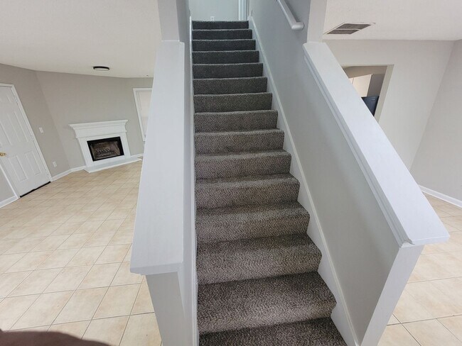 Building Photo - Quiet Comfort - Modern Home - HAFC Voucher...