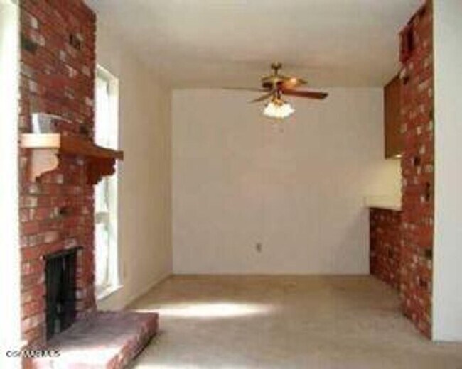 Building Photo - Annandale Whispering Pines, 2+2 condominiu...