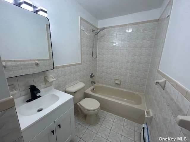 Building Photo - 204-15 46th Rd