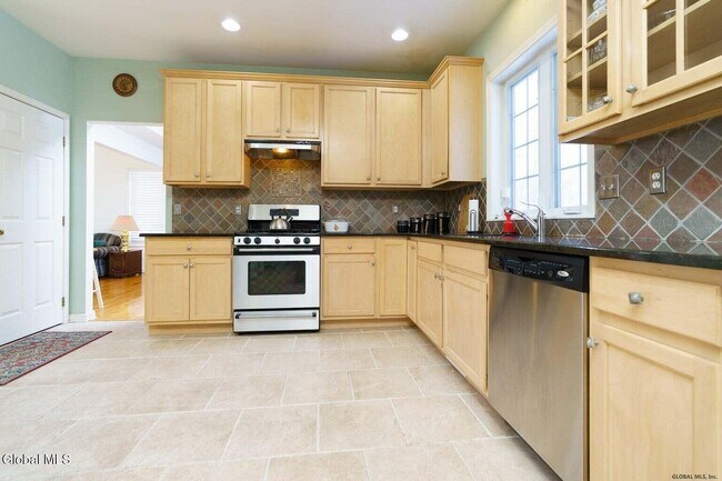 Foto del edificio - 7 Clearwater Ct